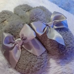 AUTHENTIC UGG SLIPPERS, ADDISON, with SILK BOWS